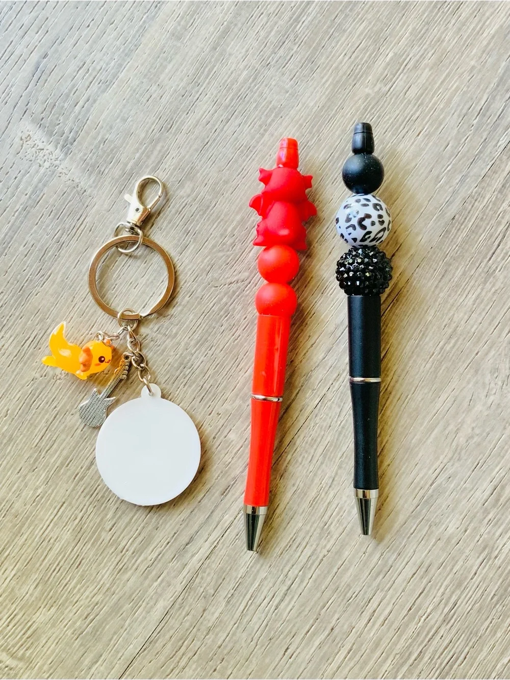 NEW📚 Hand Crafted Beaded Pens & Keychain Set OS